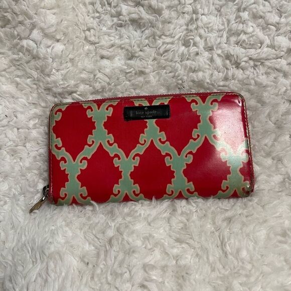 Kate Spade Neda Daycation Wallet Coral Red Turquoise Blue. - Picture 3 of 9